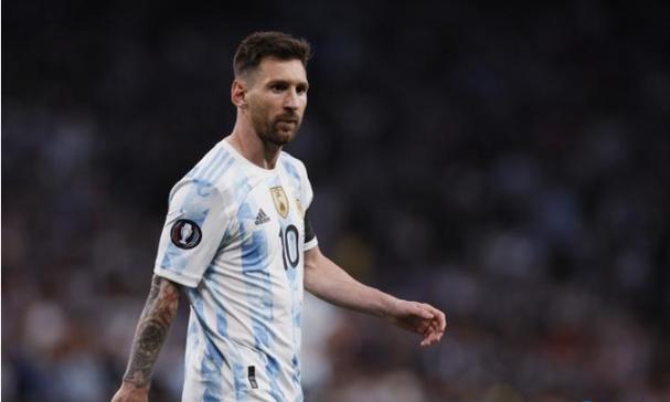 海贼王1144话，骷髅怪物秒杀巨人战士，四皇草帽团VS神之骑士团